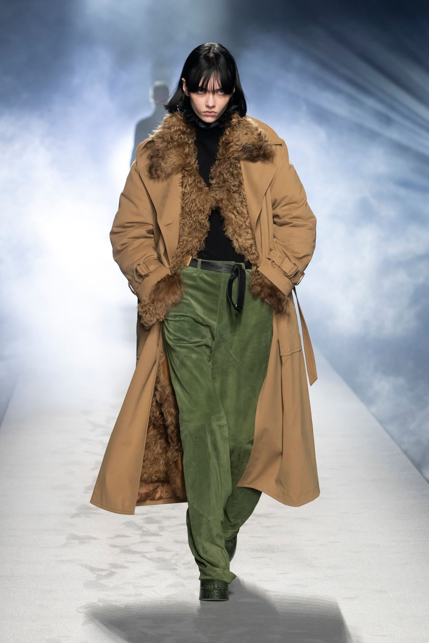 milan-fashion-week--alberta-ferretti-autumn-winter-2022-collection-milan-fashion-week--alberta-ferretti-autumn-winter-2022-collection_(33).jpg