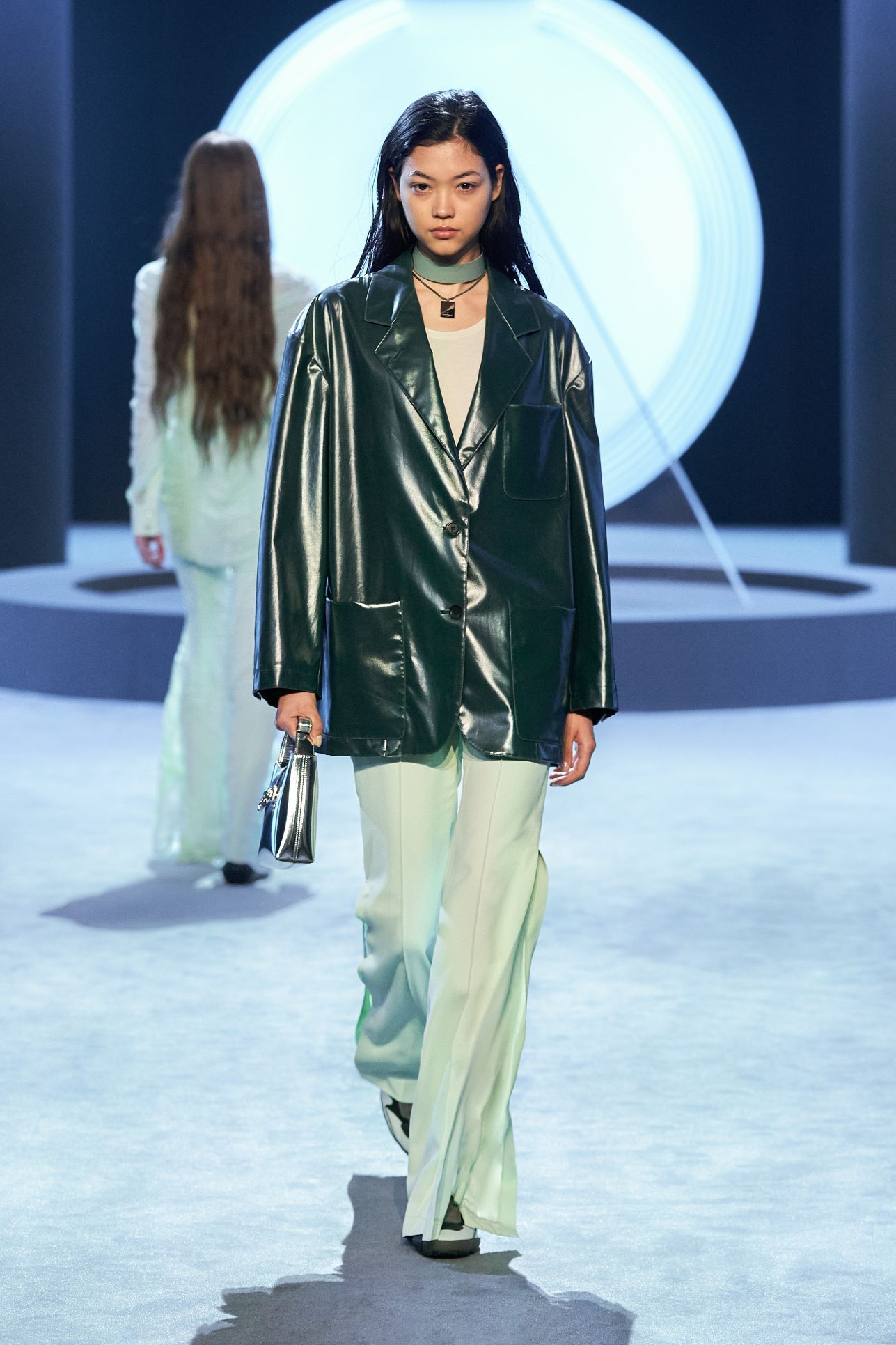 milan-fashion-week--salvatore-ferrgamo-autumn-winter-2022-collection-milan-fashion-week--salvatore-ferrgamo-autumn-winter-2022-collection_(54).jpg