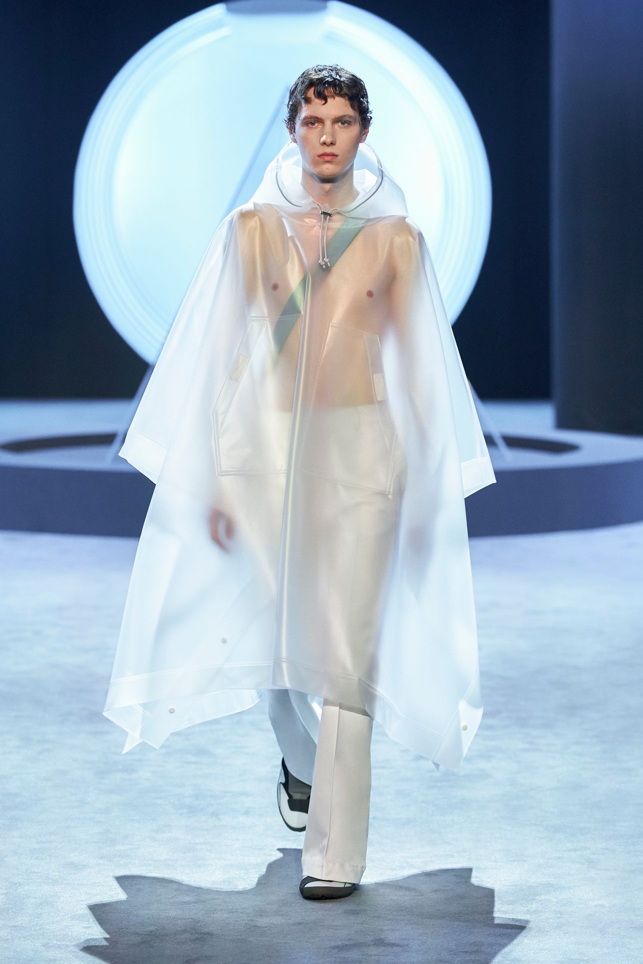 milan-fashion-week--salvatore-ferrgamo-autumn-winter-2022-collection-milan-fashion-week--salvatore-ferrgamo-autumn-winter-2022-collection_(56).jpg