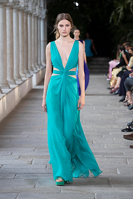 milan-fashion-week--alberta-ferretti-spring-summer-2022-collection-milan-fashion-week--alberta-ferretti-spring-summer-2022-collection_(6).jpg