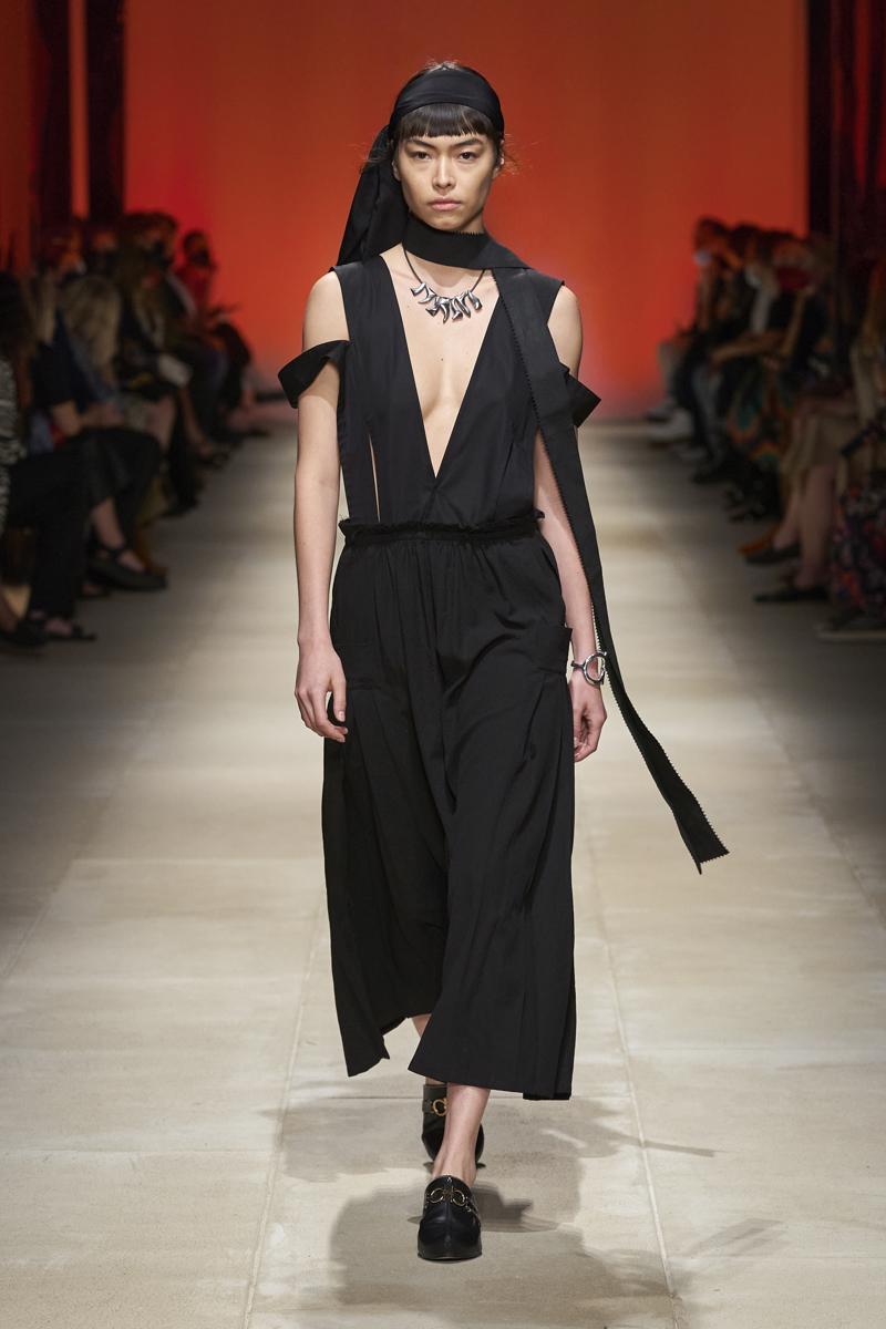 milan-fashion-week--salvatore-ferragamo-spring-summer-2022-collection-milan-fashion-week--salvatore-ferragamo-spring-summer-2022-collection_(4).jpg