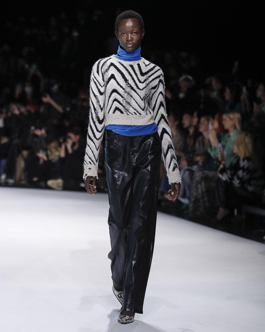 milan-fashion-week--missoni-fall-winter-2023-collection-milan-fashion-week--missoni-fall-winter-2023-collection_(11).jpg