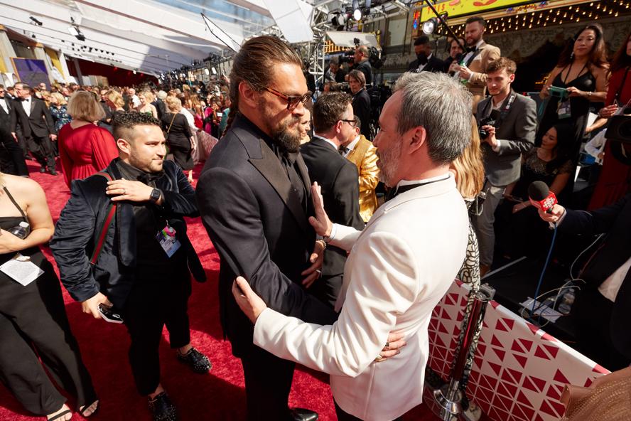 oscars-2022---academy-awards---red-carpet---images-Jason_Momoa_and_Oscar®_nominee_Denis_Villeneuve_arrive_on_the_red_carpet_of_the_94th_Oscars®_at_the_Dolby_Theatre_at_Ovation_Hollywood_in_Los_Angeles,_CA,_on_Sunday,_March_27,_2022..jpg