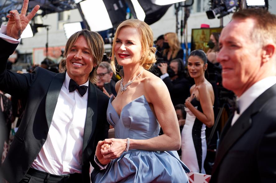 oscars-2022---academy-awards---red-carpet---images-Oscar®_nominee_Nicole_Kidman_and_Keith_Urban_arrive_on_the_red_carpet_of_the_94th_Oscars®_at_the_Dolby_Theatre_at_the_Ovation_Hollywood_in_Los_Angeles,_CA,_on_Sunday,_March_27,_2022..jpg