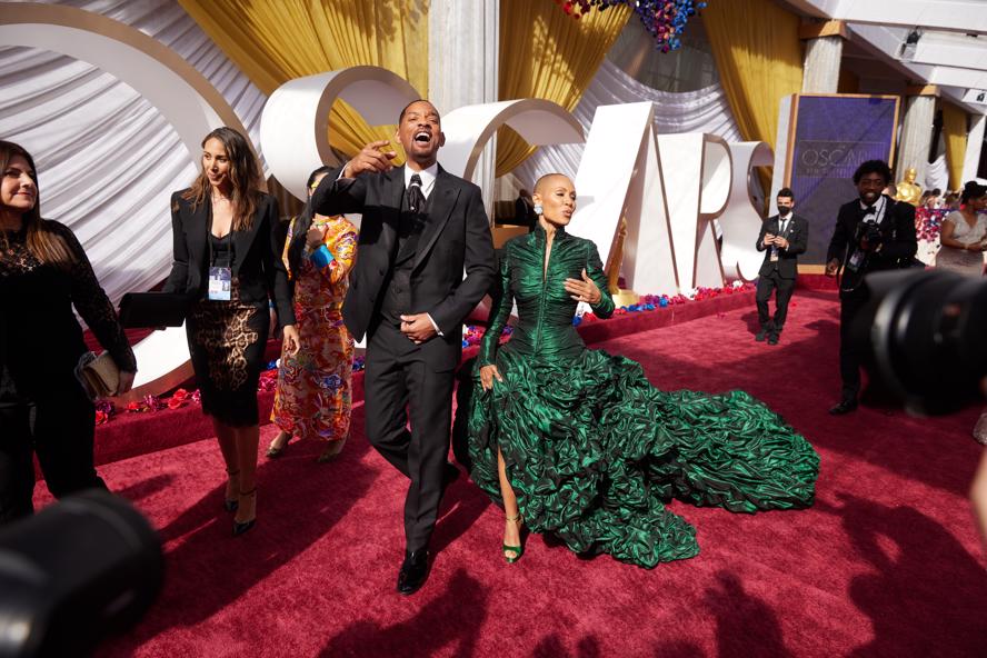oscars-2022---academy-awards---red-carpet---images-Oscar®_nominee_Will_Smith_and_Jada_Pinkett_Smith_arrive_on_the_red_carpet_of_the_94th_Oscars®_at_the_Dolby_Theatre_at_the_Ovation_Hollywood_in_Los_Angeles,_CA,_on_Sunday,_March_27,_2022..jpg