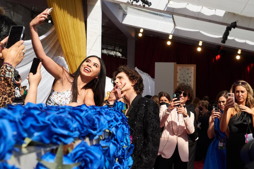 oscars-2022---academy-awards---red-carpet---images-Timothée_Chalamet.jpg