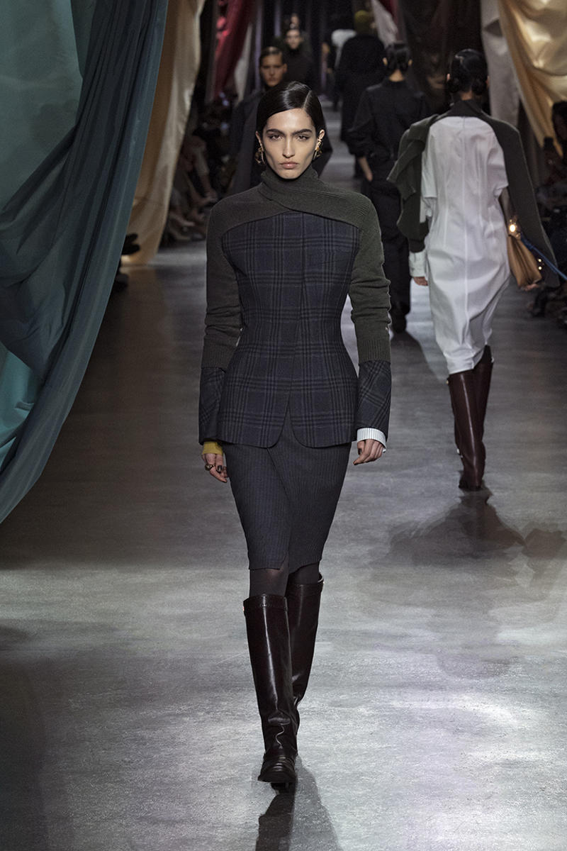 milan-fashion-week--fendi-fall-winter-2024-2025-collection-Fendi_FW24_11.jpg