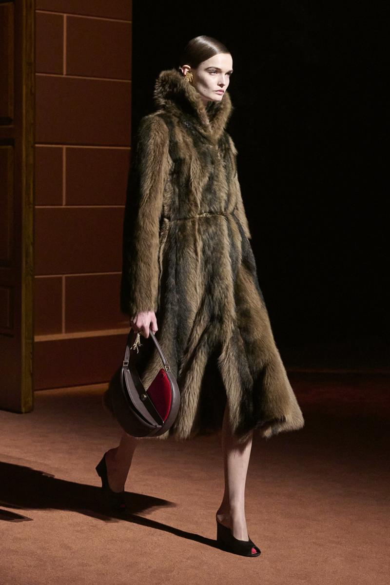milan-fashion-week--fendi-fall-winter-2025-2026-collection-FENDI_FW25_01.jpg