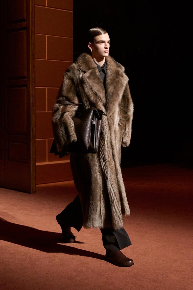 milan-fashion-week--fendi-fall-winter-2025-2026-collection-FENDI_FW25_12.jpg