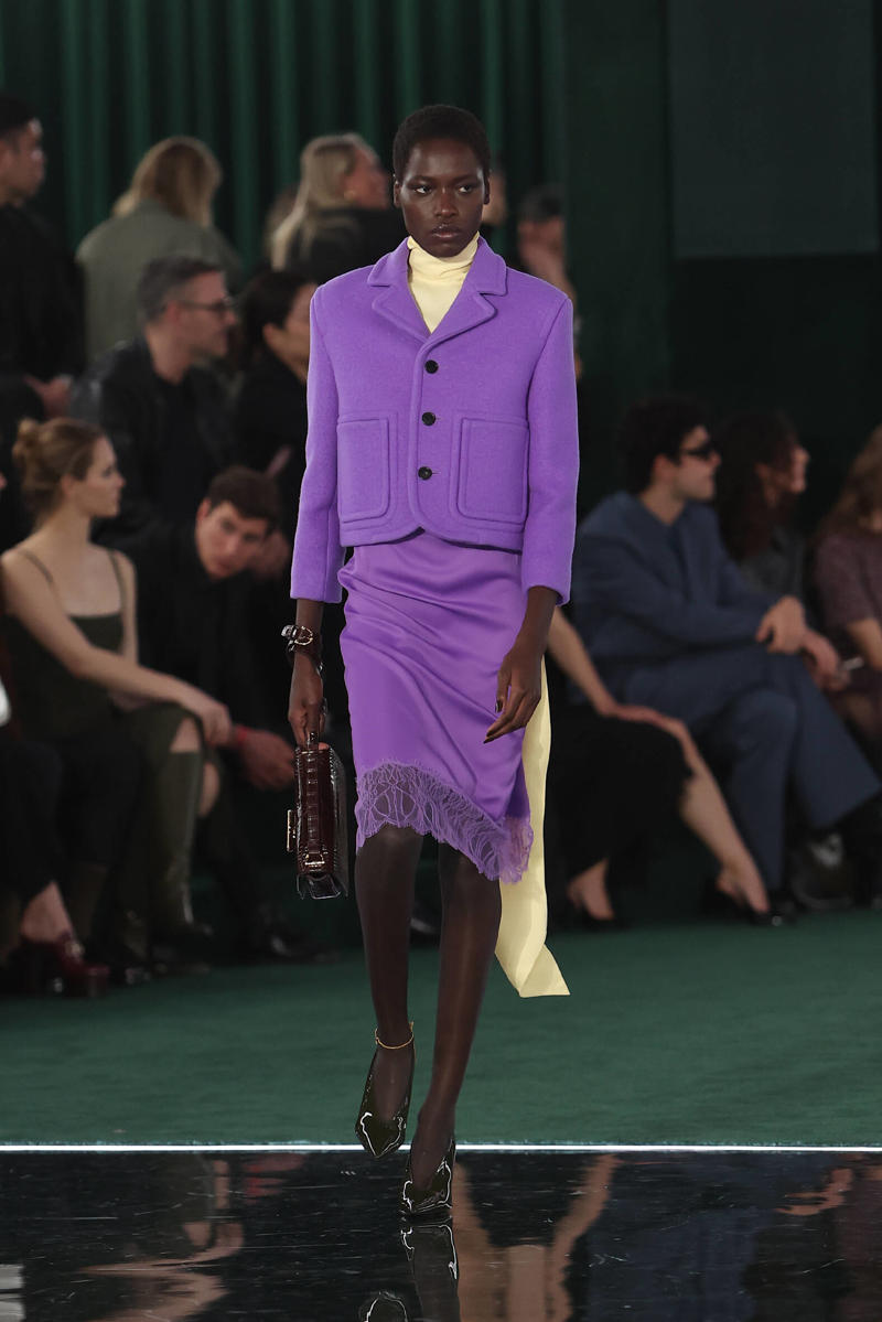 milan-fashion-week--gucci-fall-winter-2025-2026-collection-milan-fashion-week--gucci-fall-winter-2025-2026-collection_(15).jpg