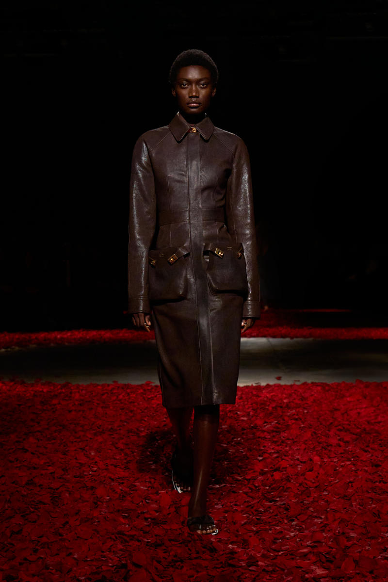 milan-fashion-week--salvatore-ferragamo-fall-winter-2025-2026-collection-milan-fashion-week--salvatore-ferragamo-fall-winter-2025-2026-collection_(15).jpg