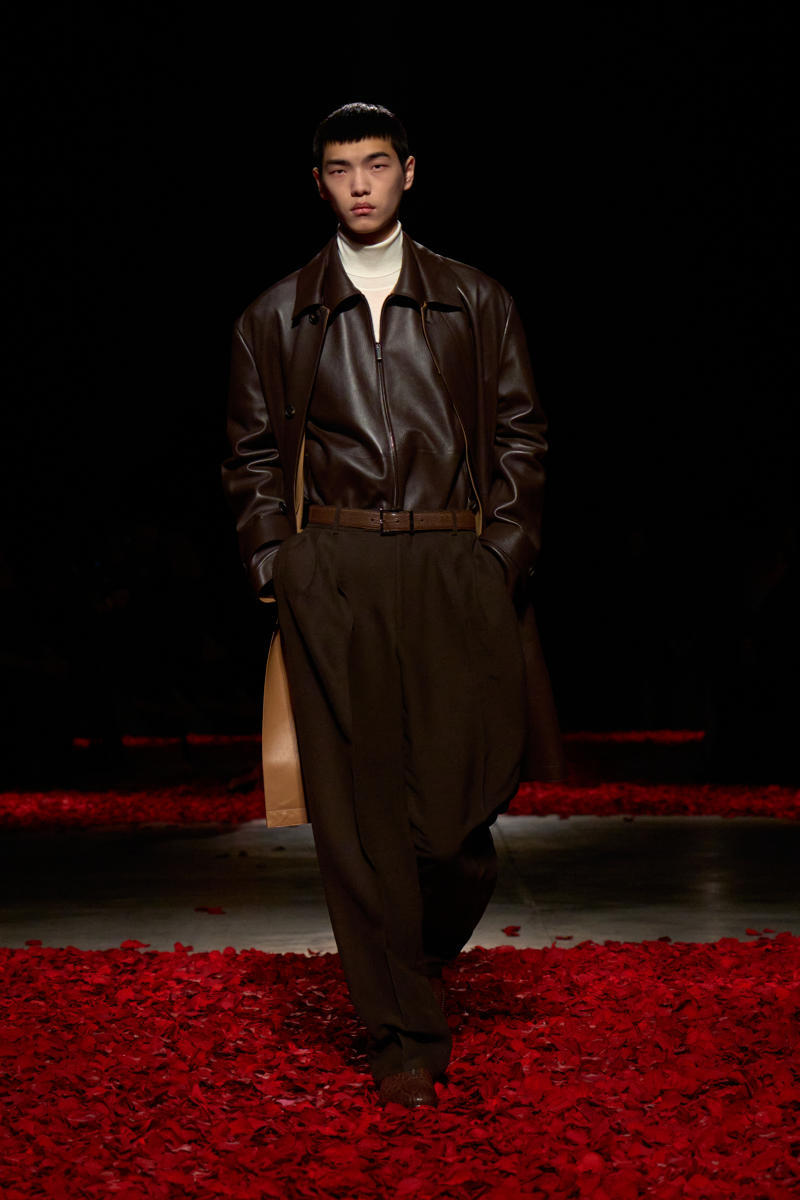 milan-fashion-week--salvatore-ferragamo-fall-winter-2025-2026-collection-milan-fashion-week--salvatore-ferragamo-fall-winter-2025-2026-collection_(21).jpg