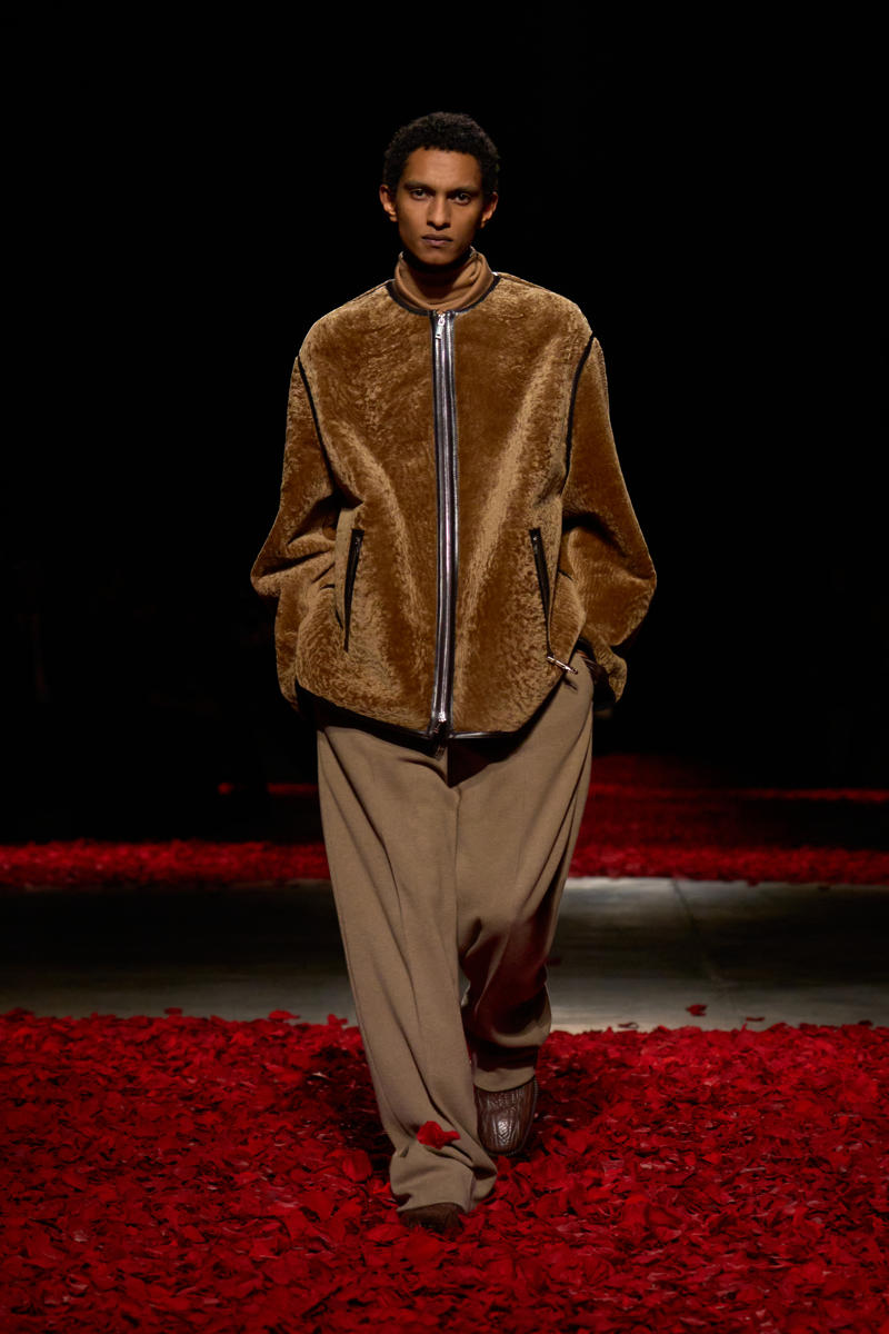 milan-fashion-week--salvatore-ferragamo-fall-winter-2025-2026-collection-milan-fashion-week--salvatore-ferragamo-fall-winter-2025-2026-collection_(9).jpg