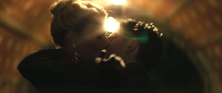 Movie Marty Supreme, interviews with Timothée Chalamet, Gwyneth Paltrow