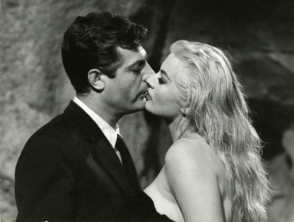 Federico Fellini: Cinema as an obsession with aesthetics and philosophy.