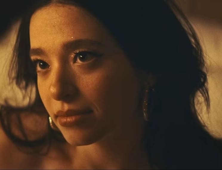 The Social Reckoning: Social Media Misinformation, starring Mikey Madison and Jeremy Allen White – Plot