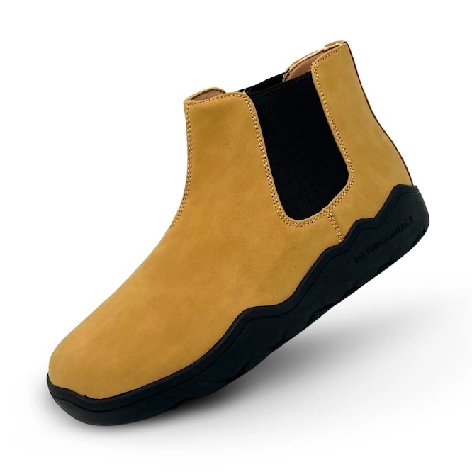 Free feet, balanced body: the minimalist approach to footwear
