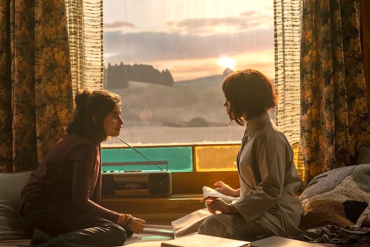 Sci-fi film Klara and the Sun: search for the sun with Jenna Ortega, Amy Adams, Mia Tharia - plot